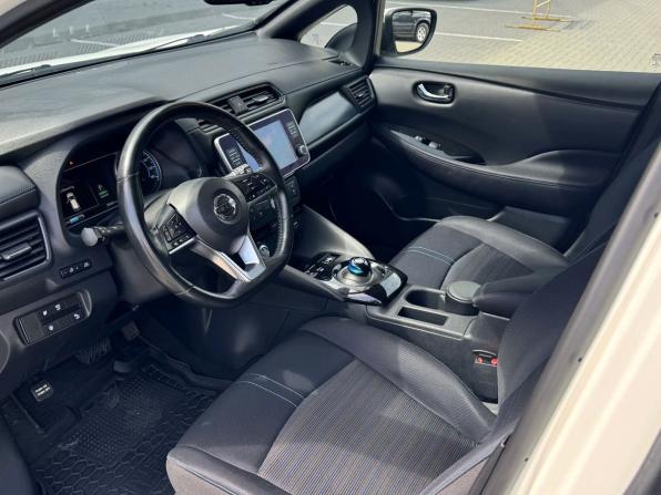 Nissan Leaf II (ZE1) с пробегом 2020 года, цена 2 550 000 рублей, 29900 км, хэтчбек, Автокод Объявления