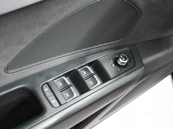 Audi A8 III (D4) Рестайлинг с пробегом 2014 года, цена 1 989 900 рублей, 142000 км, седан, Автокод Объявления