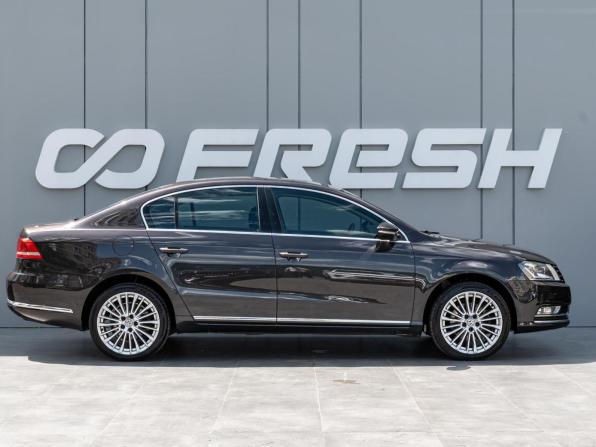 Volkswagen Passat B7 с пробегом 2011 года, цена 1 370 000 рублей, 254461 км, седан, Автокод Объявления