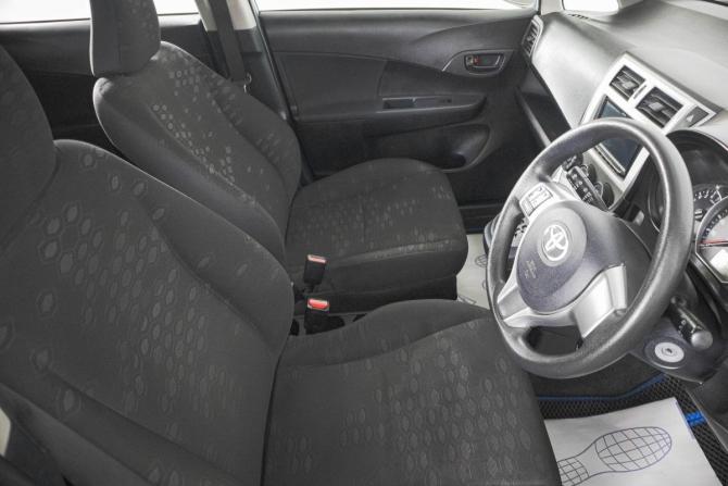 Toyota Ractis II с пробегом 2012 года, цена 919 000 рублей, 30000 км, хэтчбек, Автокод Объявления