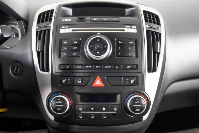 Kia Ceed I Рестайлинг с пробегом 2011 года, цена 649 000 рублей, 233568 км, хэтчбек, Автокод Объявления