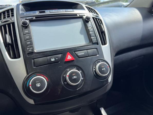 Kia Ceed I Рестайлинг с пробегом 2012 года, цена 470 000 рублей, 379466 км, хэтчбек, Автокод Объявления