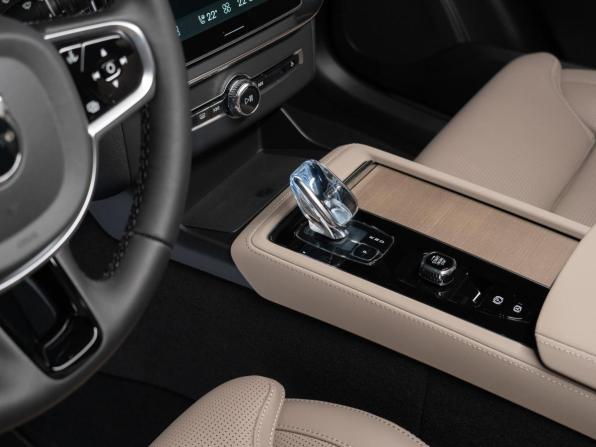 Новый Volvo XC90 II Рестайлинг 2 2026 года, цена 10 800 000 рублей, внедорожник, Автокод Объявления