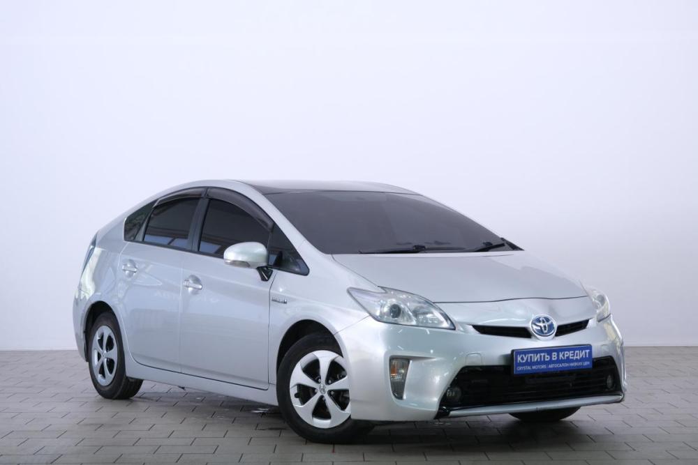 Toyota Prius III Рестайлинг (XW30) Омск  - изображение 1