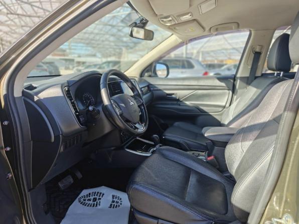 Mitsubishi Outlander III Рестайлинг 3 с пробегом 2018 года, цена 1 719 800 рублей, 158431 км, внедорожник, Автокод Объявления