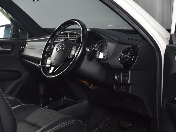 Toyota Corolla XI (E160 E170 E180) Рестайлинг 1 с пробегом 2015 года, цена 1 299 999 рублей, 144840 км, универсал, Автокод Объявления