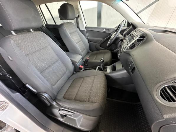 Volkswagen Tiguan I Рестайлинг с пробегом 2012 года, цена 975 000 рублей, 270625 км, внедорожник, Автокод Объявления