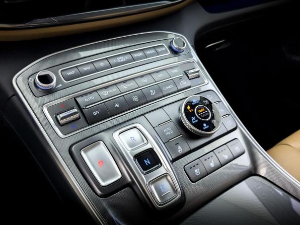 Hyundai Santa Fe IV Рестайлинг с пробегом 2022 года, цена 4 300 000 рублей, 59037 км, внедорожник, Автокод Объявления