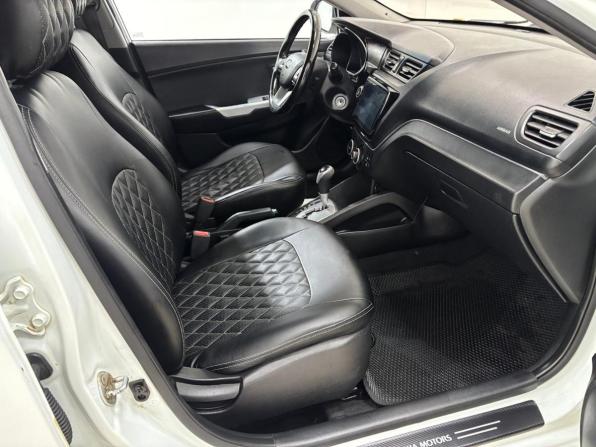 Kia Rio III с пробегом 2015 года, цена 820 000 рублей, 261162 км, хэтчбек, Автокод Объявления