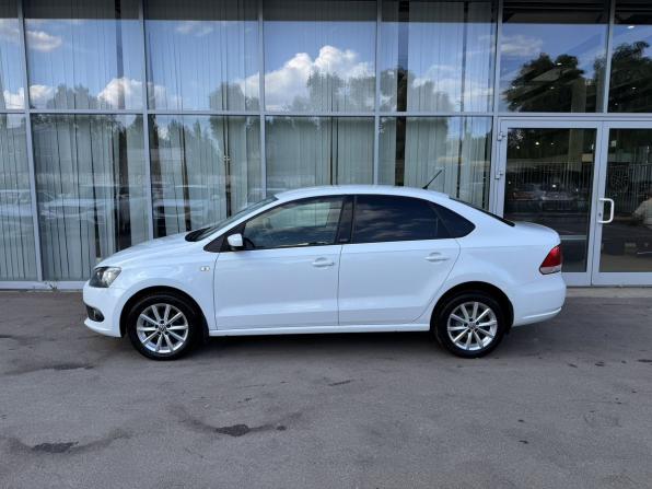 Volkswagen Polo V с пробегом 2015 года, цена 997 000 рублей, 105000 км, седан, Автокод Объявления