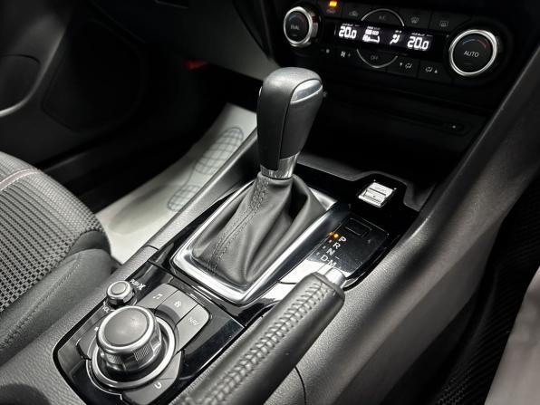 Mazda Axela III Рестайлинг с пробегом 2017 года, цена 1 570 000 рублей, 95146 км, седан, Автокод Объявления