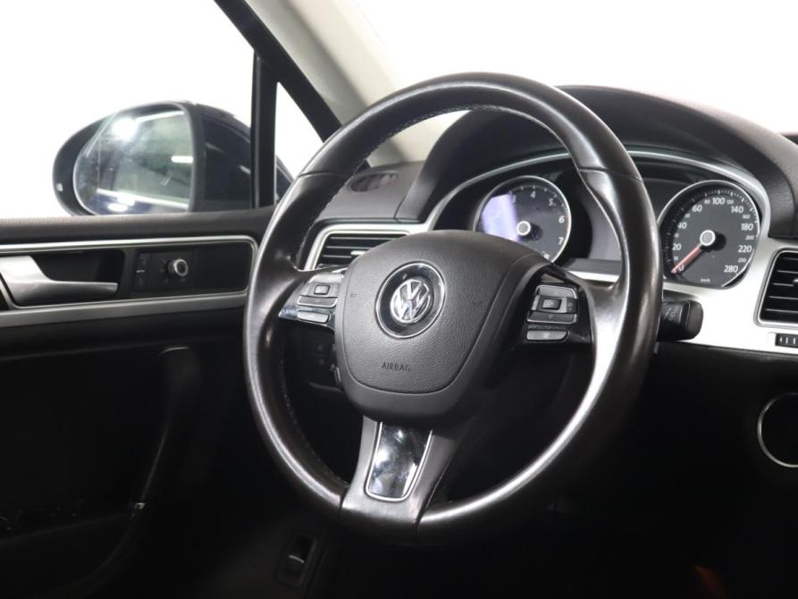 Volkswagen Touareg II Рестайлинг Москва  - изображение 16