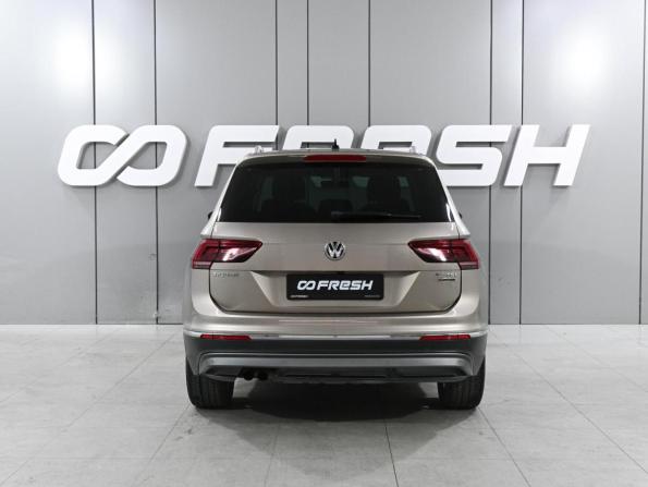 Volkswagen Tiguan II с пробегом 2017 года, цена 2 579 000 рублей, 131348 км, внедорожник, Автокод Объявления