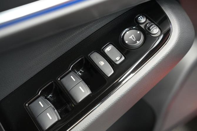 Honda e:NS1 с пробегом 2023 года, цена 3 254 000 рублей, 26000 км, внедорожник, Автокод Объявления