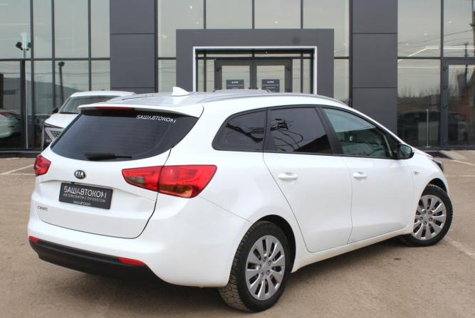 Kia Ceed II Рестайлинг с пробегом 2018 года, цена 1 270 000 рублей, 91050 км, универсал, Автокод Объявления