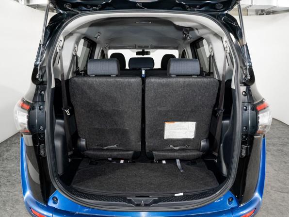 Toyota Sienta II с пробегом 2015 года, цена 1 325 000 рублей, 131211 км, компактвэн, Автокод Объявления