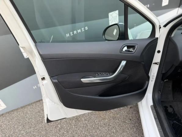 Peugeot 308 I с пробегом 2011 года, цена 599 000 рублей, 112331 км, хэтчбек, Автокод Объявления