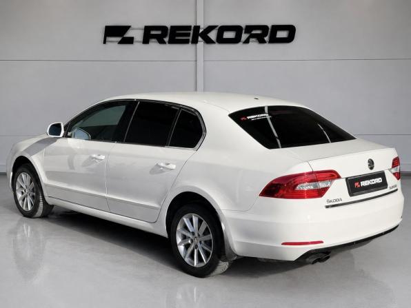Skoda Superb II Рестайлинг с пробегом 2014 года, цена 1 499 000 рублей, 130000 км, лифтбек, Автокод Объявления