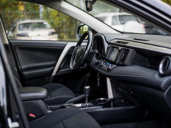 Toyota RAV4 IV (XA40) Рестайлинг с пробегом 2017 года, цена 2 490 000 рублей, 87948 км, внедорожник, Автокод Объявления