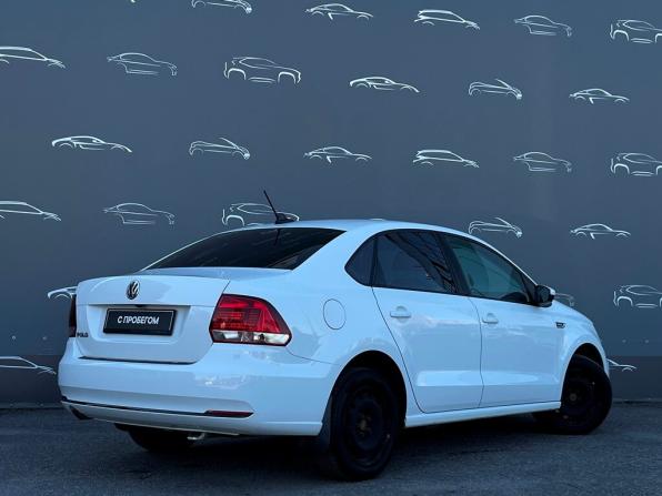 Volkswagen Polo V Рестайлинг с пробегом 2018 года, цена 1 068 700 рублей, 75131 км, седан, Автокод Объявления