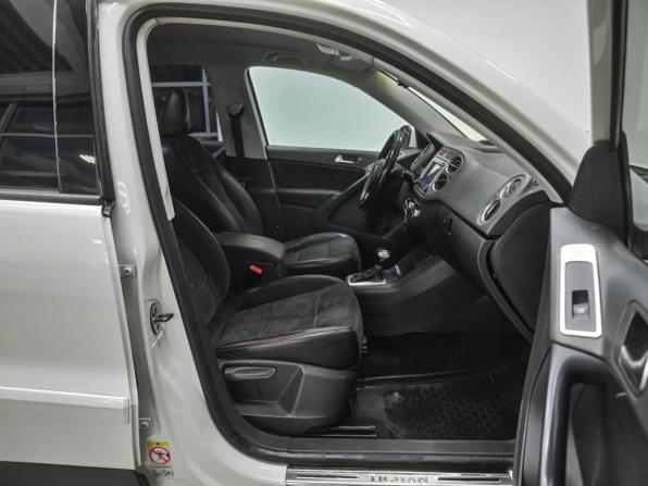 Volkswagen Tiguan I с пробегом 2010 года, цена 999 000 рублей, 263761 км, внедорожник, Автокод Объявления