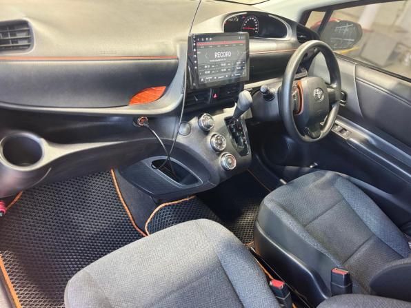 Toyota Sienta II с пробегом 2016 года, цена 1 409 000 рублей, 64000 км, минивэн, Автокод Объявления