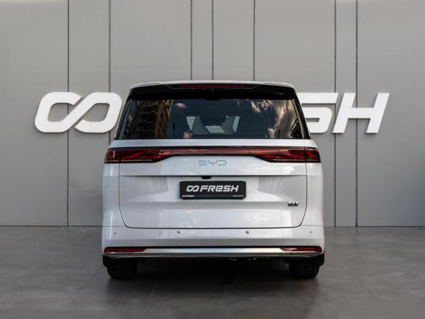 BYD Xia (M9) с пробегом 2025 года, цена 5 860 000 рублей, 356 км, минивэн, Автокод Объявления