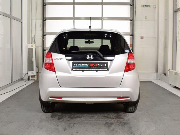 Honda Fit II с пробегом 2011 года, цена 815 999 рублей, 108874 км, хэтчбек, Автокод Объявления
