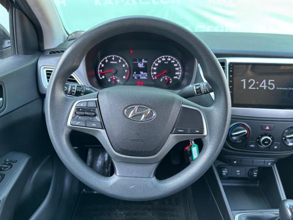 Hyundai Solaris II Рестайлинг с пробегом 2021 года, цена 1 050 000 рублей, 92039 км, седан, Автокод Объявления