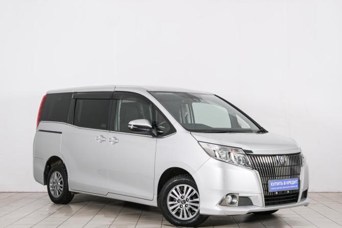 Toyota Esquire I с пробегом 2016 года, цена 2 429 000 рублей, 94535 км, минивэн, Автокод Объявления