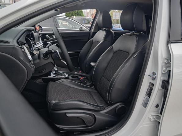 Kia Ceed III с пробегом 2018 года, цена 1 690 000 рублей, 111113 км, хэтчбек, Автокод Объявления