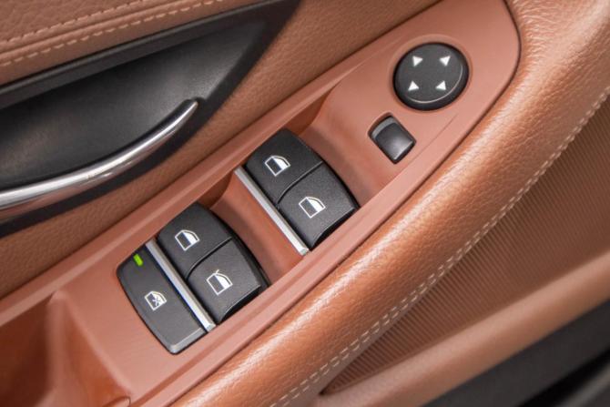 BMW 5 серии VI (F10/F11/F07) с пробегом 2011 года, цена 1 999 000 рублей, 236000 км, седан, Автокод Объявления