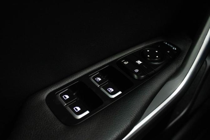 Kia Stinger I с пробегом 2018 года, цена 2 399 000 рублей, 91377 км, лифтбек, Автокод Объявления
