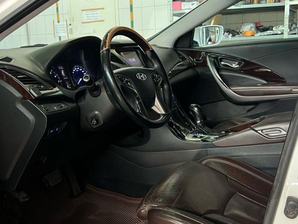 Hyundai Grandeur V с пробегом 2011 года, цена 1 290 000 рублей, 165137 км, седан, Автокод Объявления