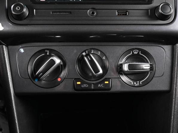 Volkswagen Polo V Рестайлинг с пробегом 2019 года, цена 1 299 000 рублей, 94131 км, седан, Автокод Объявления