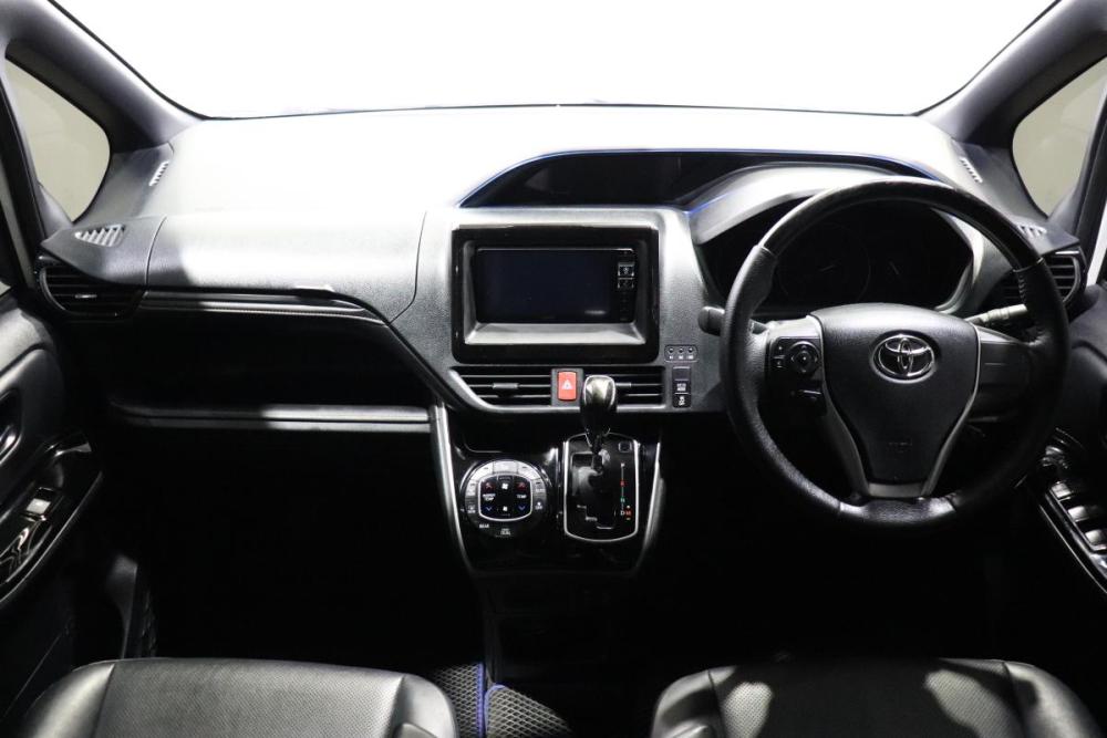 Toyota Esquire I Рестайлинг Иркутск  - изображение 16