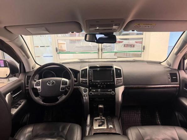 Toyota Land Cruiser 200 Series Рестайлинг 1 с пробегом 2015 года, цена 4 400 000 рублей, 172435 км, внедорожник, Автокод Объявления