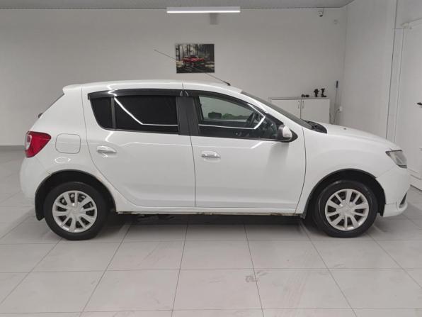 Renault Sandero II с пробегом 2017 года, цена 773 000 рублей, 245831 км, хэтчбек, Автокод Объявления