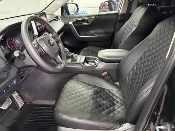 Toyota RAV4 V (XA50) с пробегом 2021 года, цена 3 697 000 рублей, 33000 км, внедорожник, Автокод Объявления