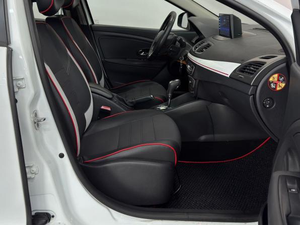 Renault Megane III Рестайлинг с пробегом 2013 года, цена 710 000 рублей, 202000 км, хэтчбек, Автокод Объявления
