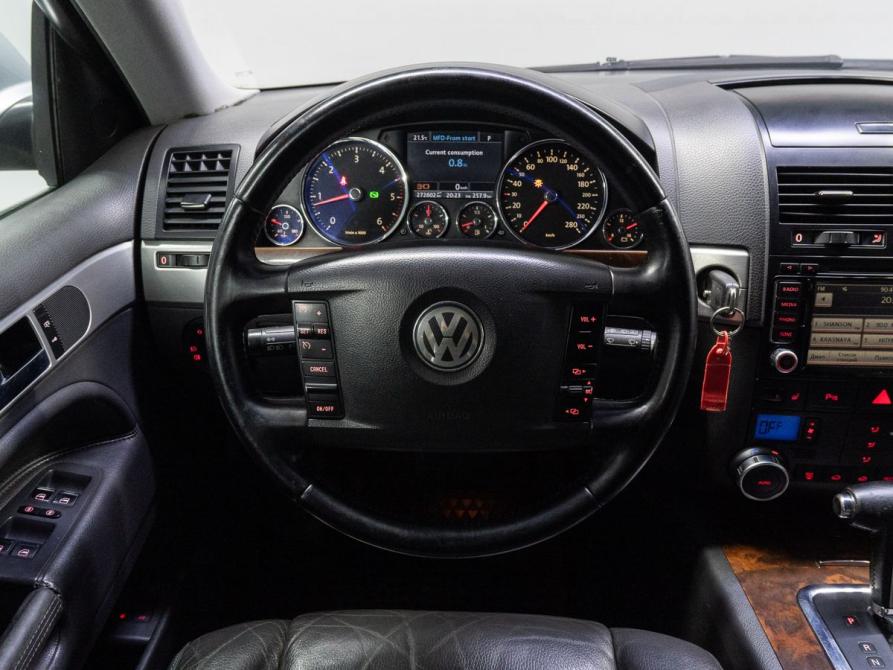 Volkswagen Touareg I Рестайлинг Тюмень  - изображение 19