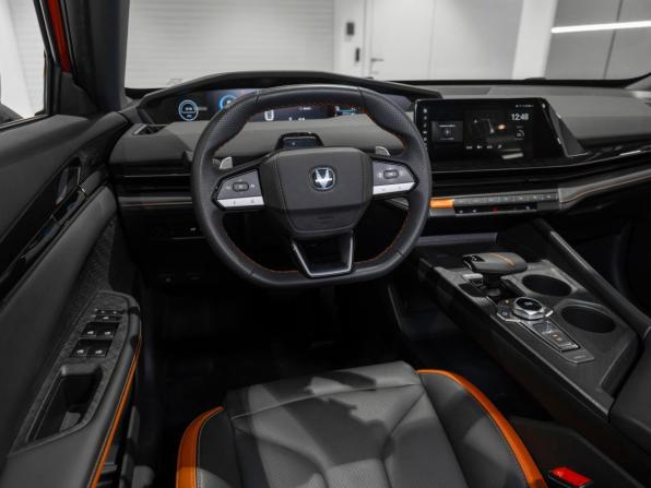 Changan UNI-V I с пробегом 2023 года, цена 2 330 000 рублей, 23872 км, лифтбек, Автокод Объявления