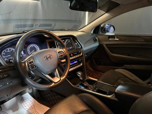 Hyundai Sonata VII (LF) Рестайлинг с пробегом 2018 года, цена 1 670 000 рублей, 172641 км, седан, Автокод Объявления
