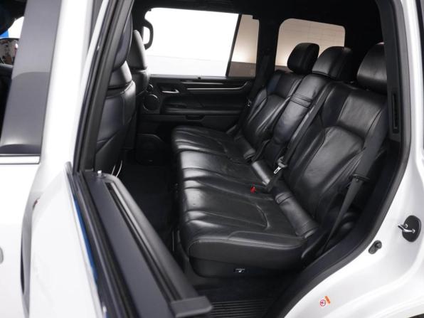 Lexus LX III Рестайлинг 2 с пробегом 2018 года, цена 6 799 050 рублей, 195046 км, внедорожник, Автокод Объявления
