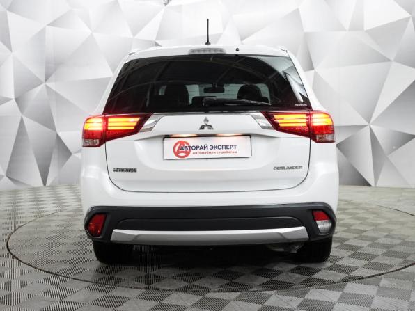 Mitsubishi Outlander III Рестайлинг 2 с пробегом 2016 года, цена 1 790 000 рублей, 225300 км, внедорожник, Автокод Объявления