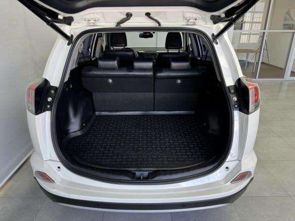 Toyota RAV4 IV (XA40) Рестайлинг с пробегом 2017 года, цена 2 330 000 рублей, 181431 км, внедорожник, Автокод Объявления
