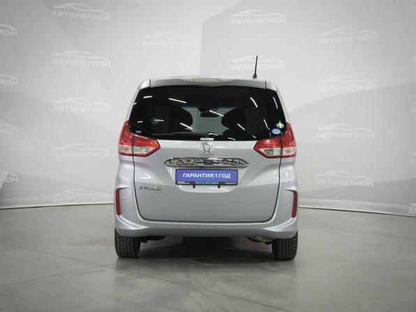 Honda Freed II с пробегом 2017 года, цена 1 580 000 рублей, 122500 км, компактвэн, Автокод Объявления