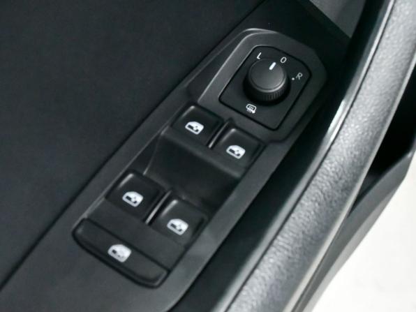Skoda Karoq I с пробегом 2021 года, цена 2 337 000 рублей, 75000 км, внедорожник, Автокод Объявления