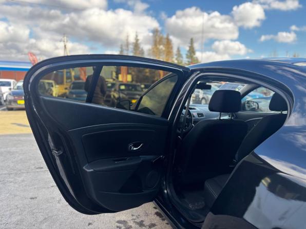Renault Fluence I Рестайлинг с пробегом 2013 года, цена 650 000 рублей, 175226 км, седан, Автокод Объявления
