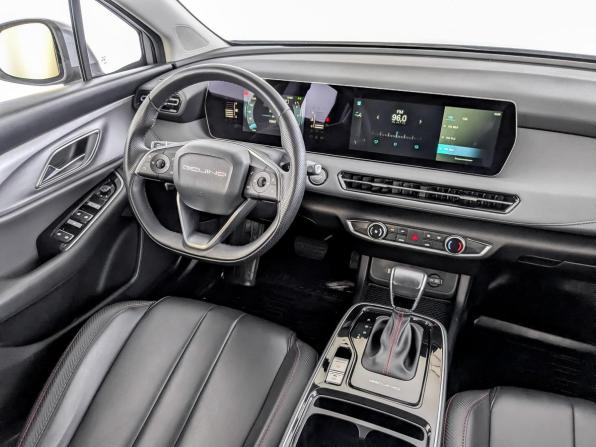 BAIC U5 Plus с пробегом 2023 года, цена 1 300 000 рублей, 53899 км, седан, Автокод Объявления